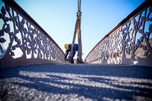 250218 Plaatsen brug over julianavijver Raymond Bos Beeldnummer 04426